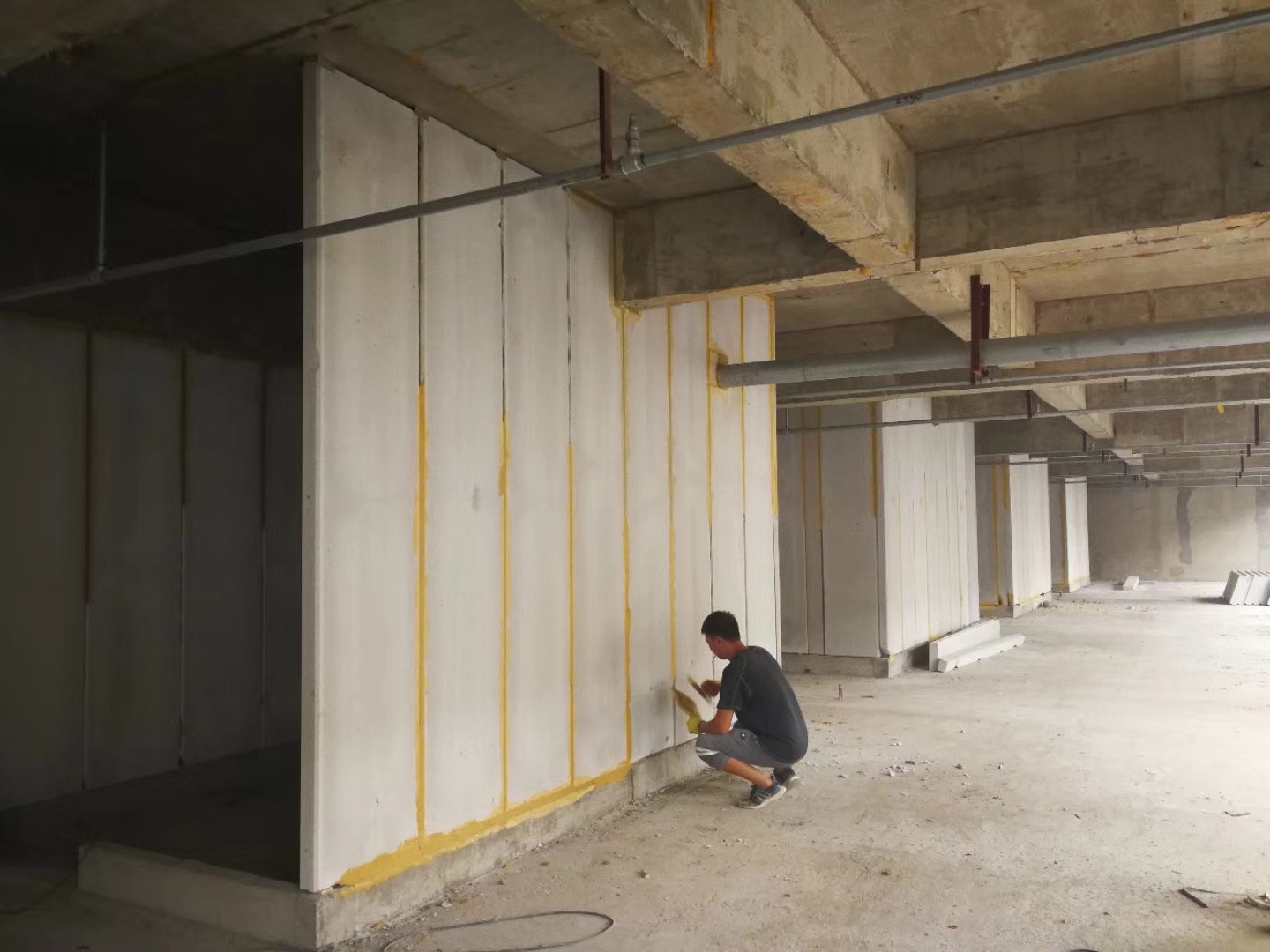 赤城无机发泡轻骨料混凝土隔墙板施工技术性能研究